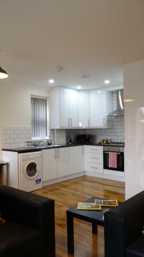 Luxury 2 Bed 2 Bath - Free Parking - 5Min To Airport - Sleeps 6 Apartment Ashford  Ngoại thất bức ảnh