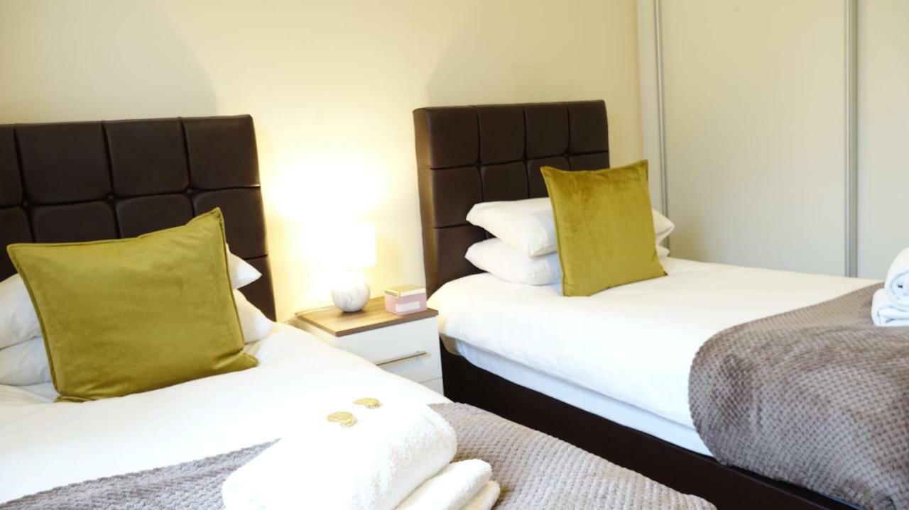 Luxury 2 Bed 2 Bath - Free Parking - 5Min To Airport - Sleeps 6 Apartment Ashford  Ngoại thất bức ảnh