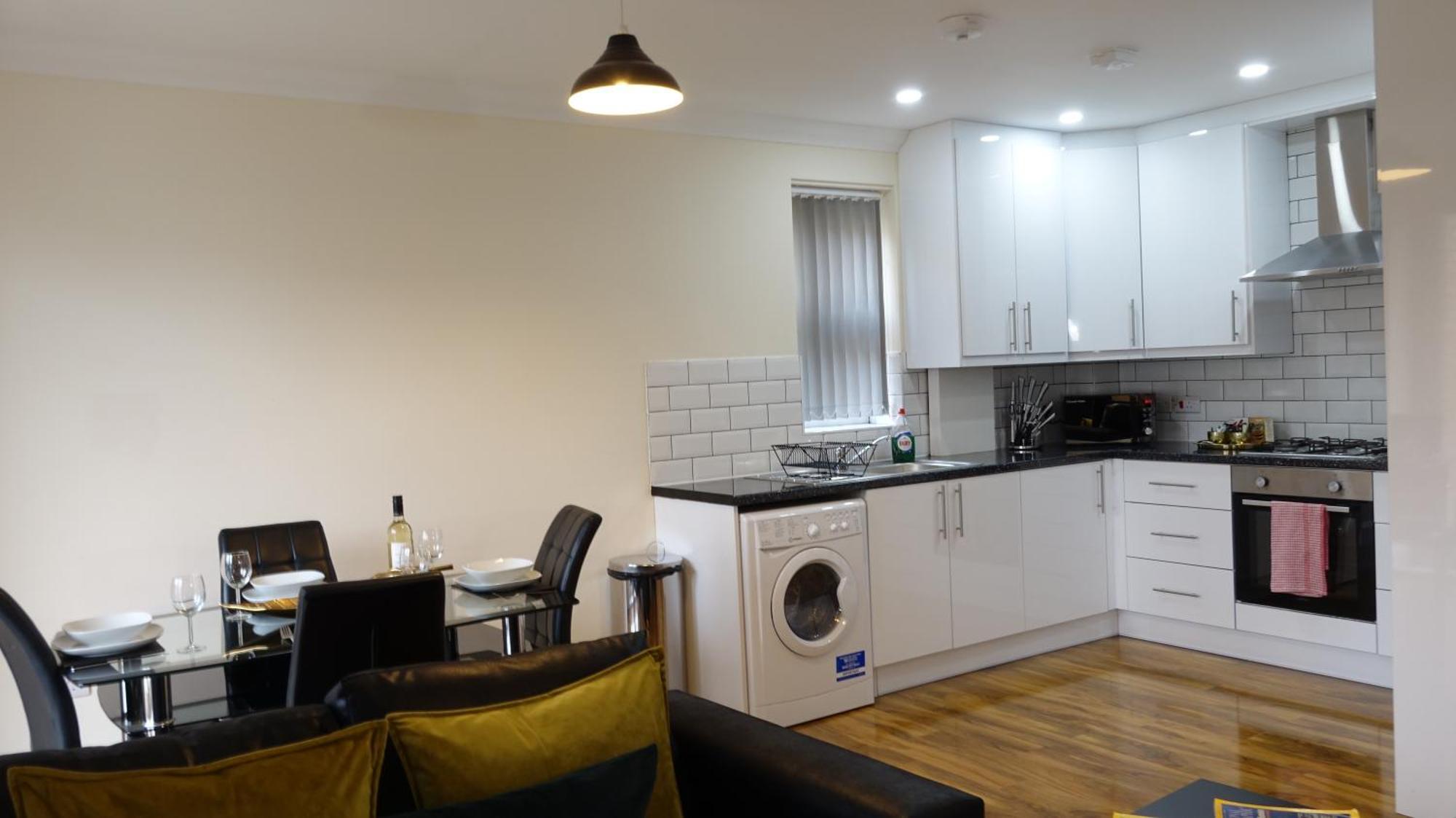 Luxury 2 Bed 2 Bath - Free Parking - 5Min To Airport - Sleeps 6 Apartment Ashford  Ngoại thất bức ảnh
