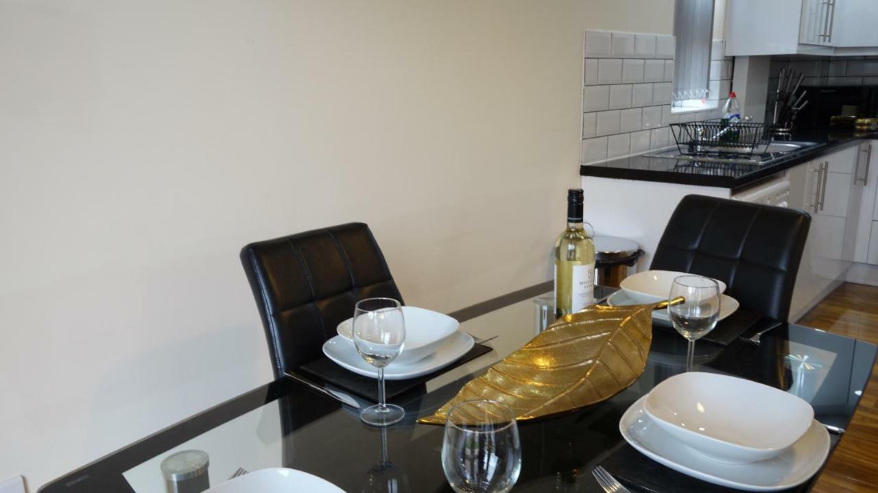 Luxury 2 Bed 2 Bath - Free Parking - 5Min To Airport - Sleeps 6 Apartment Ashford  Ngoại thất bức ảnh