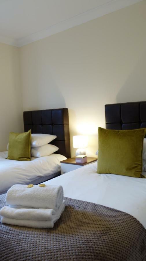 Luxury 2 Bed 2 Bath - Free Parking - 5Min To Airport - Sleeps 6 Apartment Ashford  Ngoại thất bức ảnh
