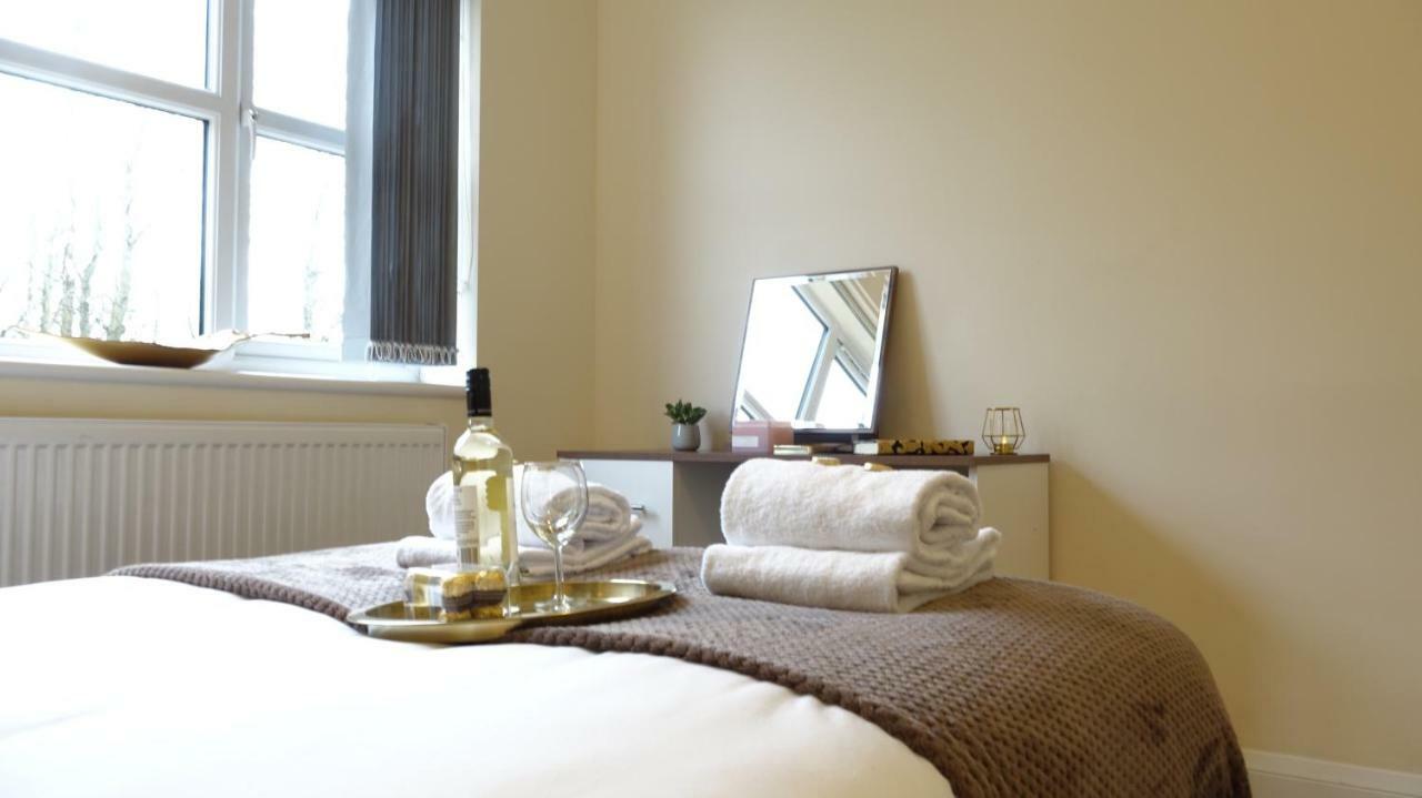 Luxury 2 Bed 2 Bath - Free Parking - 5Min To Airport - Sleeps 6 Apartment Ashford  Ngoại thất bức ảnh