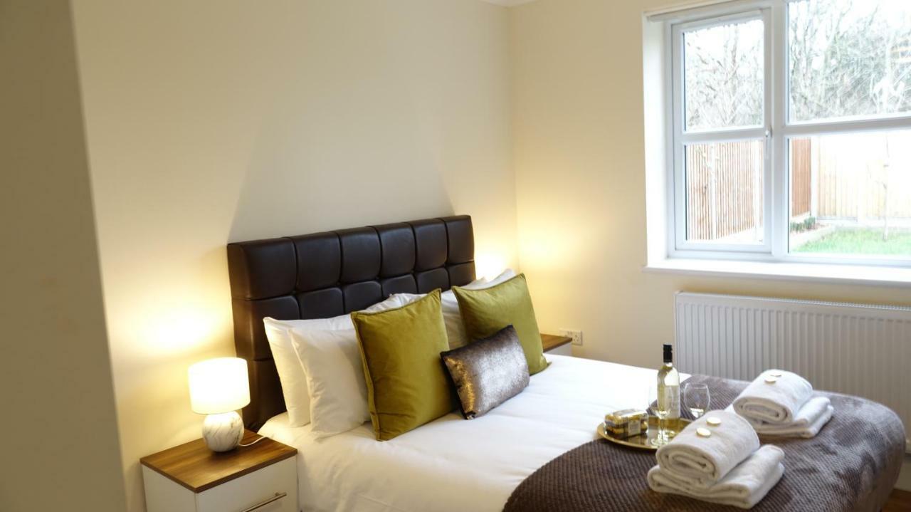 Luxury 2 Bed 2 Bath - Free Parking - 5Min To Airport - Sleeps 6 Apartment Ashford  Ngoại thất bức ảnh