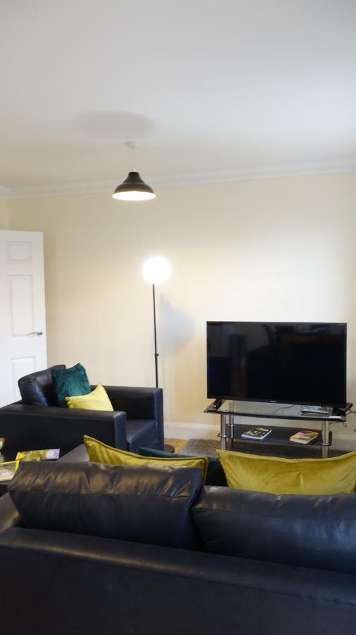 Luxury 2 Bed 2 Bath - Free Parking - 5Min To Airport - Sleeps 6 Apartment Ashford  Ngoại thất bức ảnh