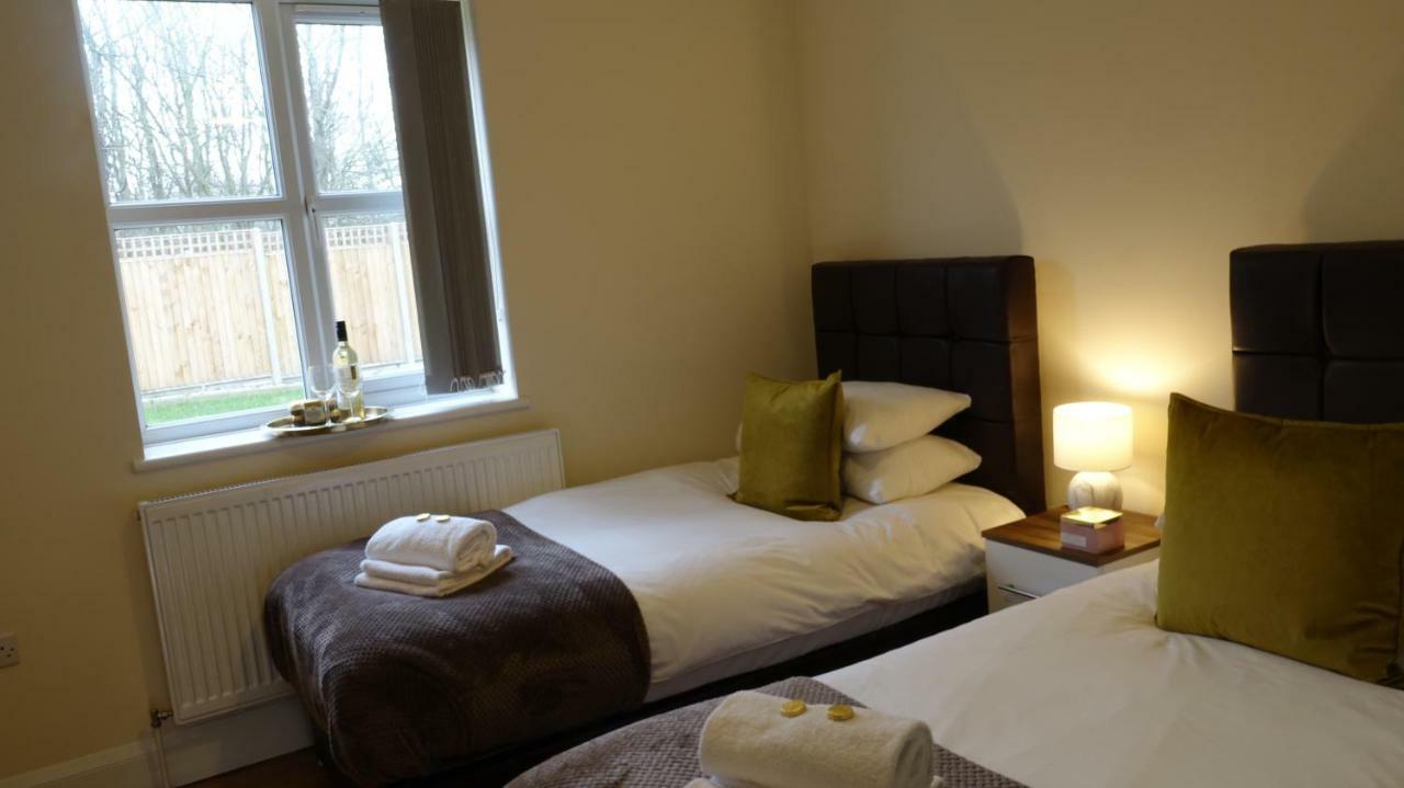 Luxury 2 Bed 2 Bath - Free Parking - 5Min To Airport - Sleeps 6 Apartment Ashford  Ngoại thất bức ảnh