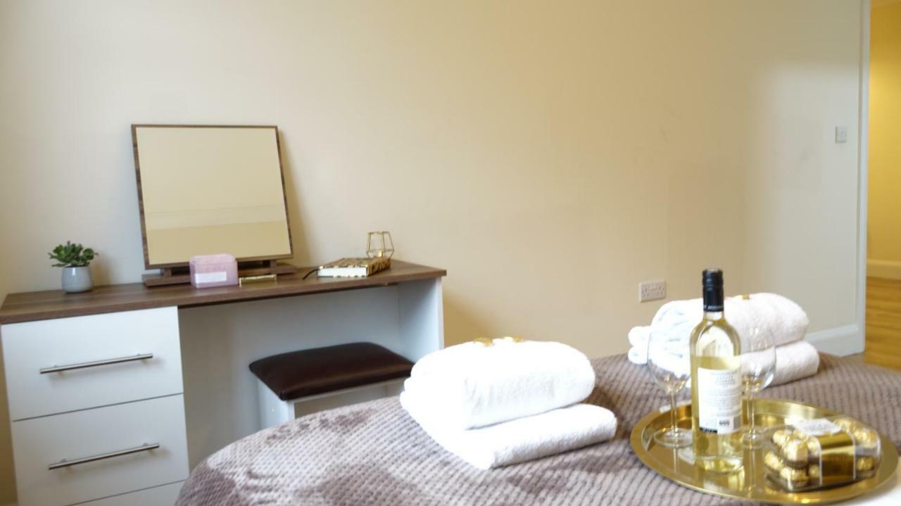 Luxury 2 Bed 2 Bath - Free Parking - 5Min To Airport - Sleeps 6 Apartment Ashford  Ngoại thất bức ảnh